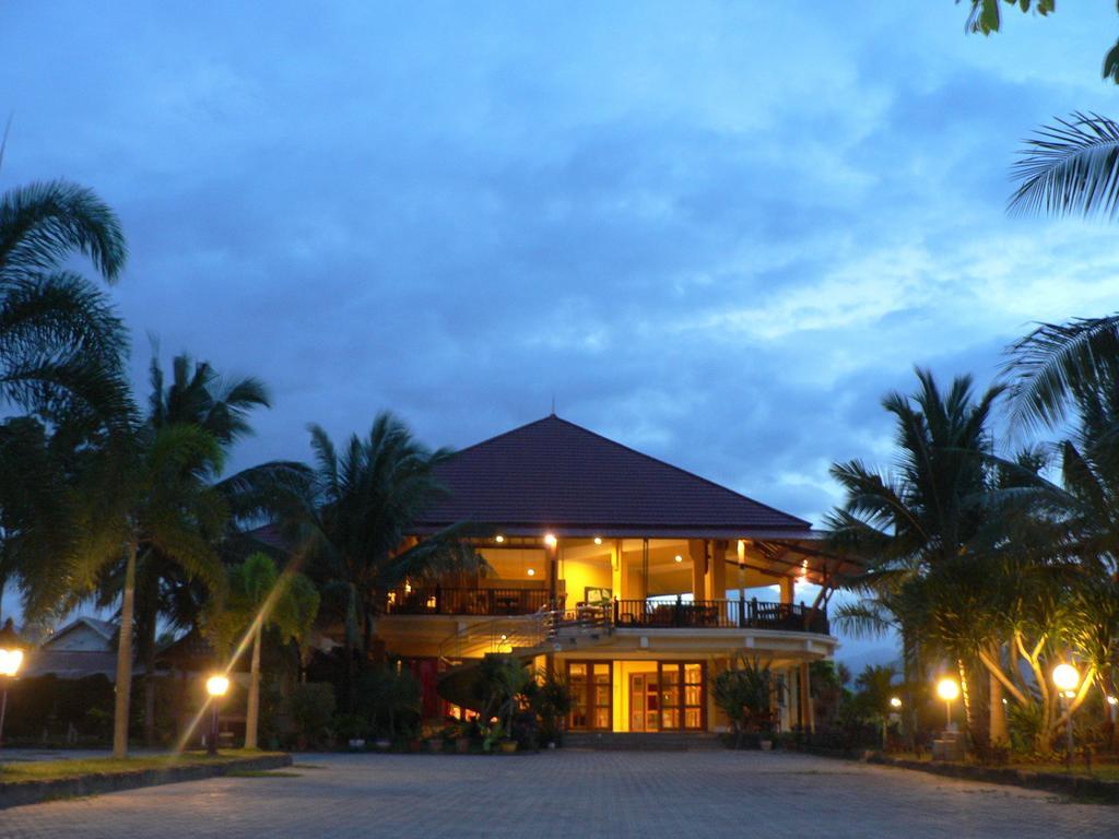Kampoeng Nelayan Hotel 帕卢 外观 照片