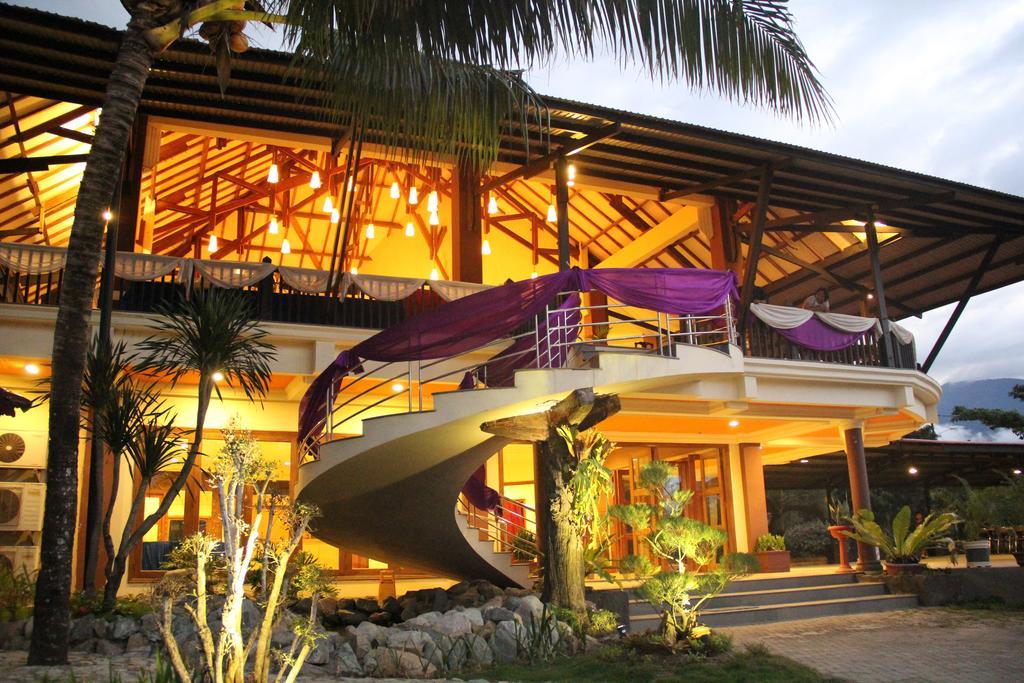 Kampoeng Nelayan Hotel 帕卢 外观 照片